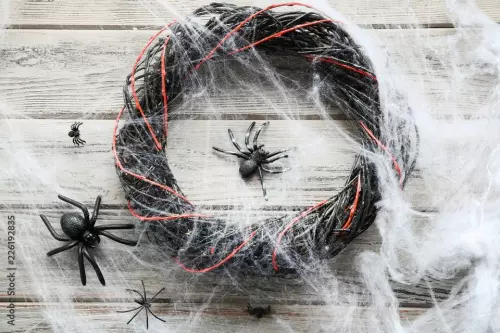 MUMA (Meet Up Make Art): Spooky Halloween Wreaths